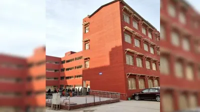 स्कूलों
