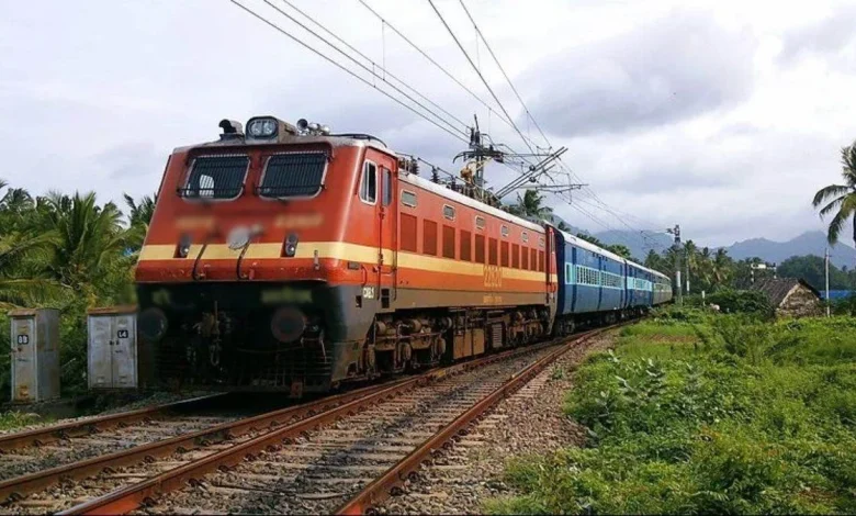 रेल यात्रियों