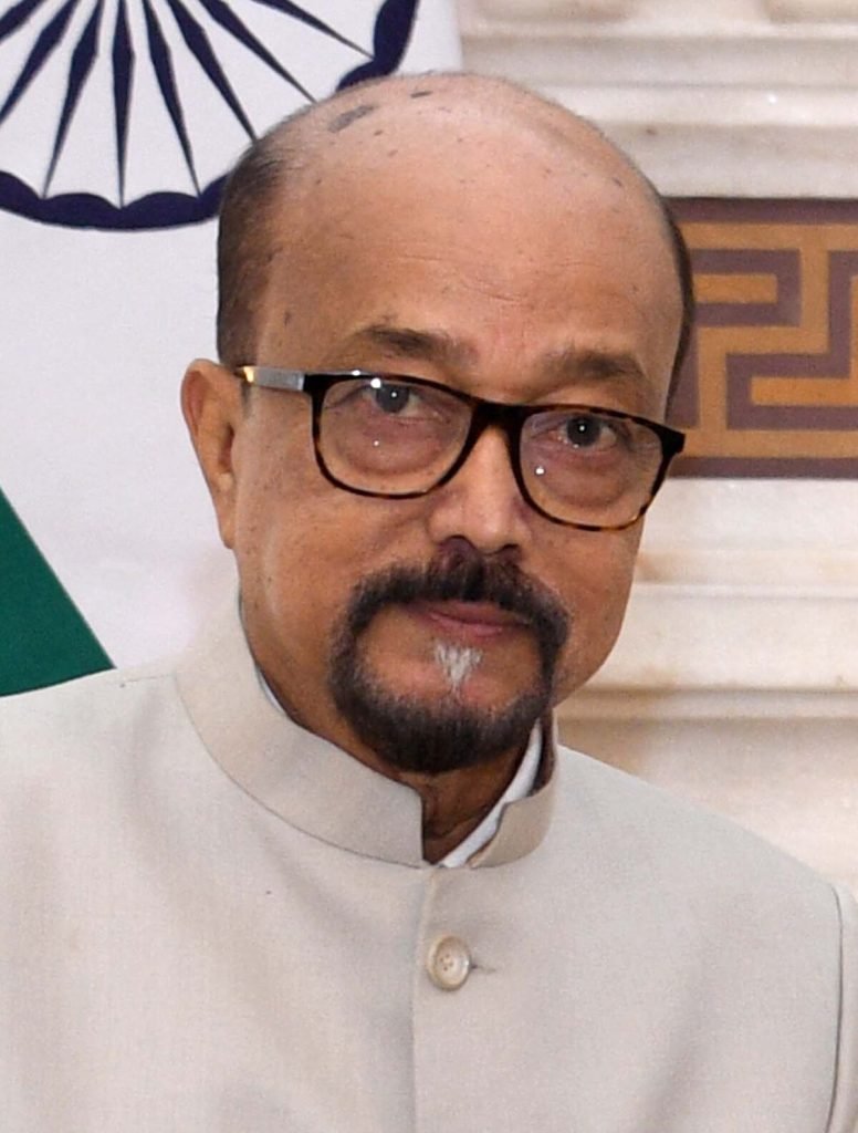 राज्यपाल डेका ने वनवासी विकास समिति को दी एम्बुलेंस के लिए आर्थिक सहायता