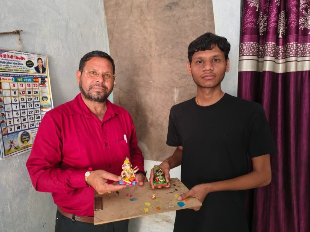 छत्तीसगढ़ पर्यावरण मित्र समिति द्वारा अमलेश्वर में ढाई इंच की श्रीगणेश जी की मूर्ति स्थापित