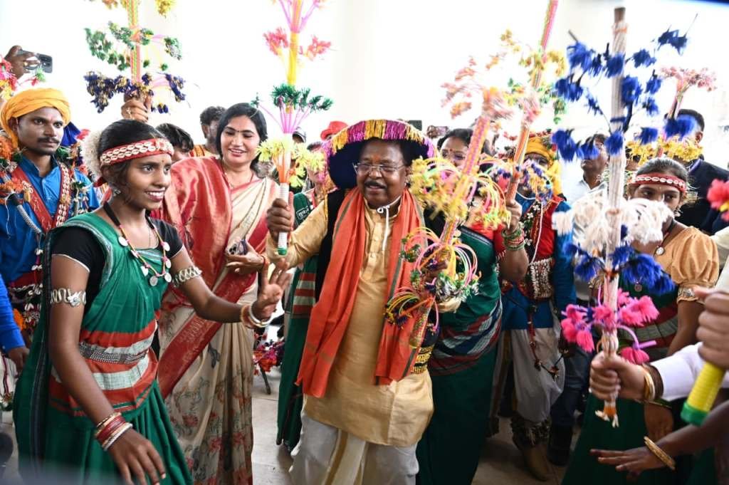 मंत्री नेताम के निवास में मनाया गया पोरा तिहार, राज्यपाल डेका भी हुए शामिल