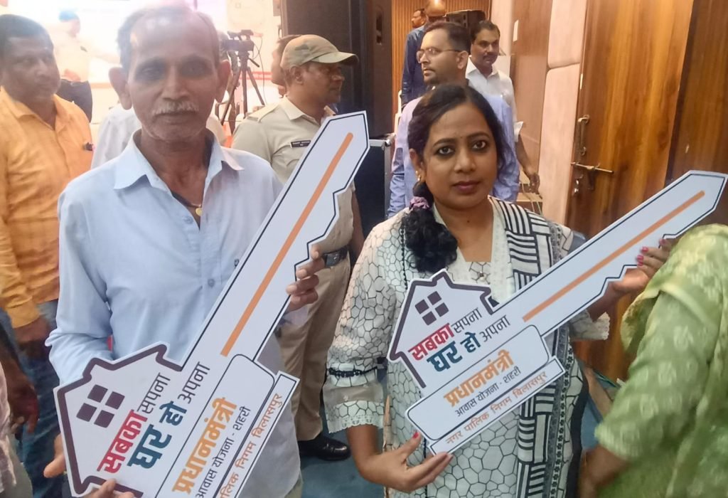 सफलता की कहानी,पक्का आशियाना मिलने से खिले चेहरे