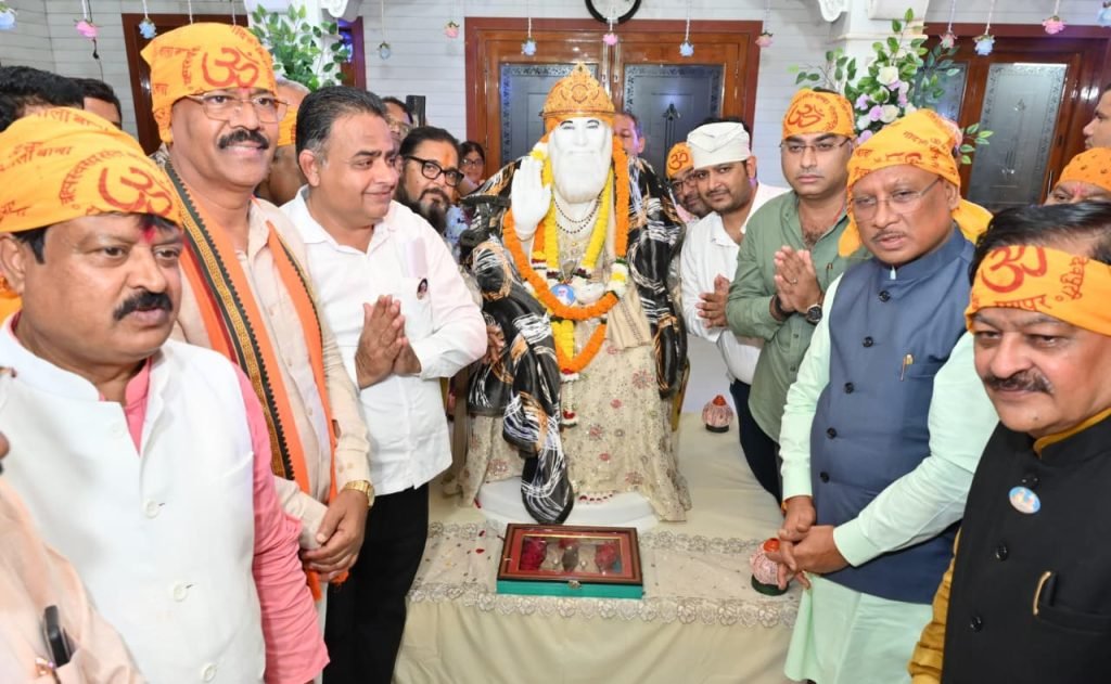 मुख्यमंत्री श्री साय संत बाबा हरदास राम साहिब जी की बरसी महोत्सव में हुए शामिल