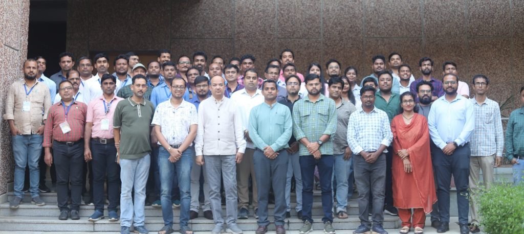 आईआईटी भिलाई में एसईसीआर तकनीशियनों ने सीखी इलेक्ट्रिक लोकोमोटिव रखरखाव की उन्नत तकनीकें