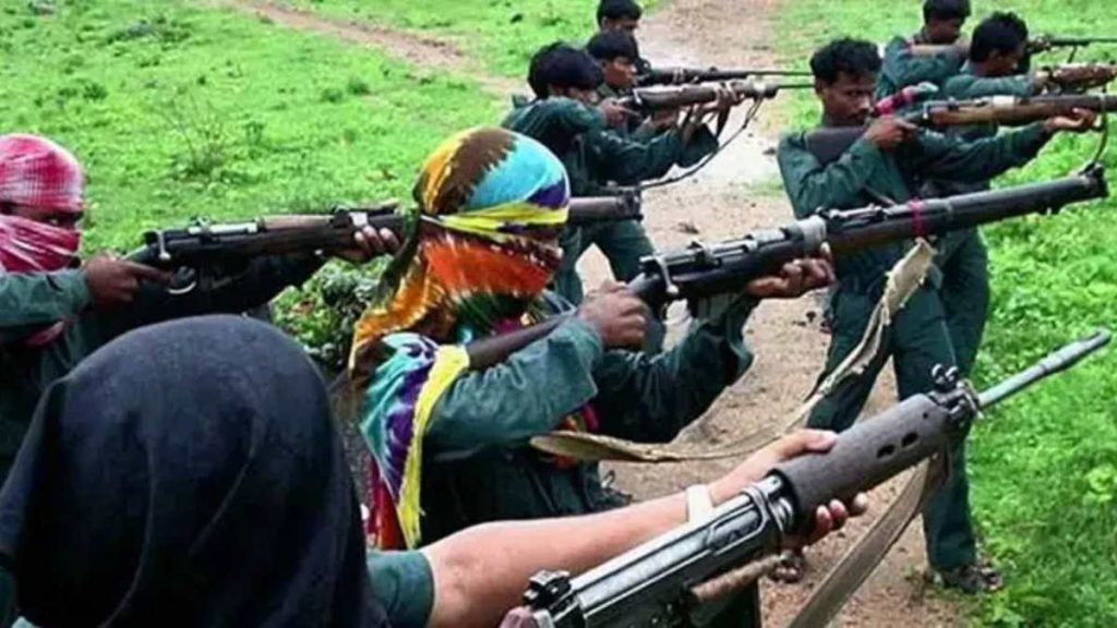 नक्सलियों का खूनी खेल… 2 ग्रामीणों को उतारा मौत के घाट, पर्चा जारी कर कहा- मुखबिरी करने वालों को दी मौत की सजा