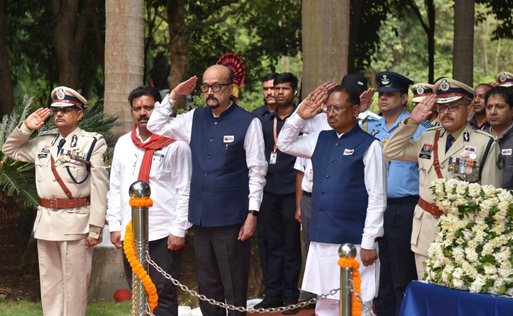 पुलिस स्मृति दिवस परेड में हुए शामिल राज्यपाल श्री रमेन डेका और मुख्यमंत्री श्री विष्णु देव साय