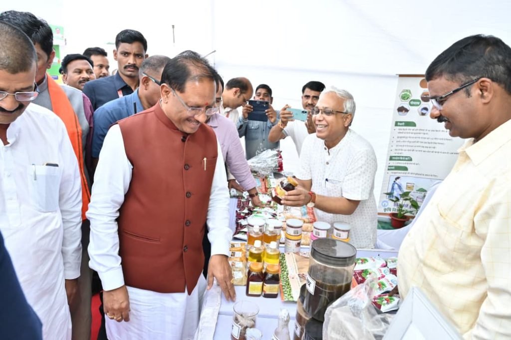 पीएम धन-धान्य कृषि योजना और दलहन आत्मनिर्भरता मिशन से विकसित भारत का सपना होगा साकार मुख्यमंत्री श्री साय ने कहा : प्रदेश में खेती-किसानी की तस्वीर बदलेगी और आर्थिक सम्पन्नता आएगी