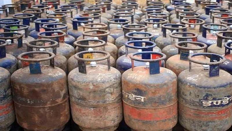 फरवरी के पहले ही दिन LPG सिलेंडर हुआ महंगा