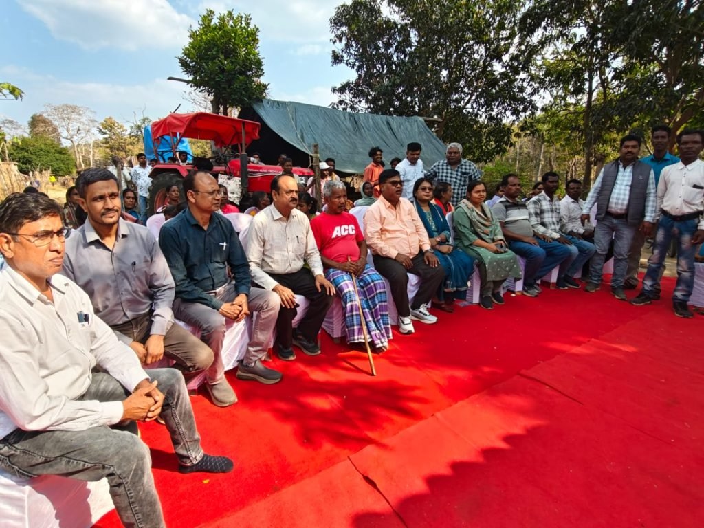 ग्रामीण विद्युतीकरण को नई दिशा देने पहुंचे सीएसपीडीसीएल प्रबंध निदेशक-पेंड्रा जिले का किया दौरा