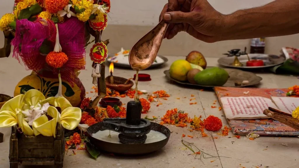 महाशिवरात्रि पर रुद्राभिषेक का महत्व, मिलते हैं अद्भुत फल
