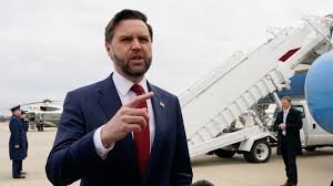 शांति वार्ता के लिए इस्लामाबाद में उतरा US उपराष्ट्रपति जेडी वेंस का विमान