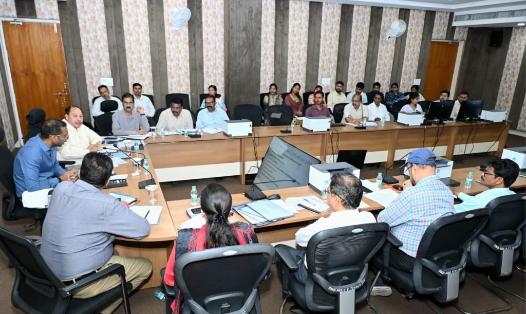 लोक निर्माण विभाग के कार्यों में जनहित और तकनीकी दक्षता पर जोर, निर्माण कार्यों में गुणवत्ता और तेजी सुनिश्चित करने के निर्देश