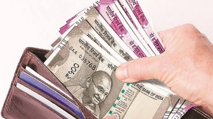 घर में नहीं टिकता पैसा? ये उपाय दूर कर सकते हैं आर्थिक परेशानियां