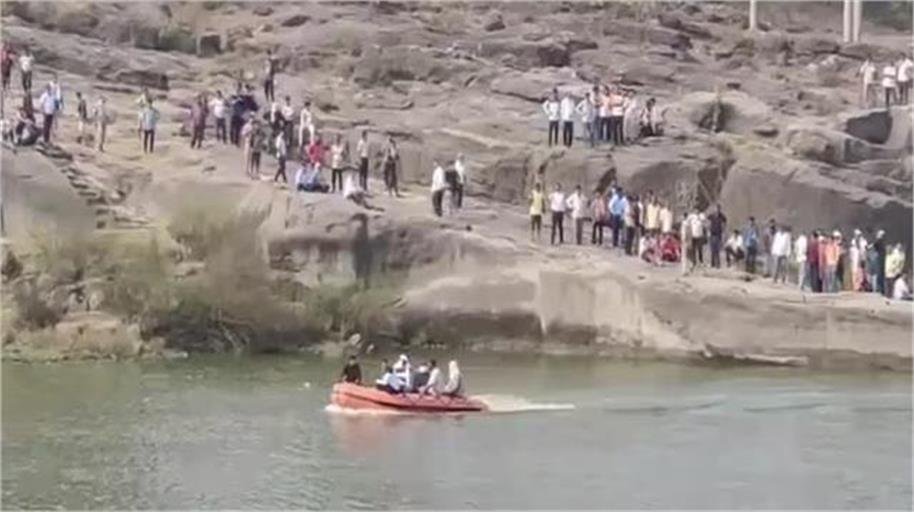 चंद्रपुर में वर्धा नदी में नहाने गए कॉलेज के 5 दोस्त गहरे पानी में समा गए, रेस्क्यू के बीच मचा कोहराम