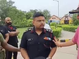 उत्तर प्रदेश : कैंट क्षेत्र से गिरफ्तार फर्जी ब्रिगेडियर आर्यन वर्मा ने अपनी पहचान को असली दिखाने रखे थे किराए पर बाउंसर और ड्राइवर