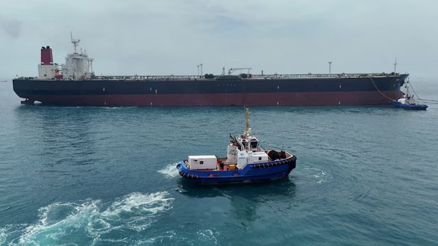 होर्मुज में भारतीय नाविकों के जहाज पर हमला, 10 की बची जान, 1 लापता