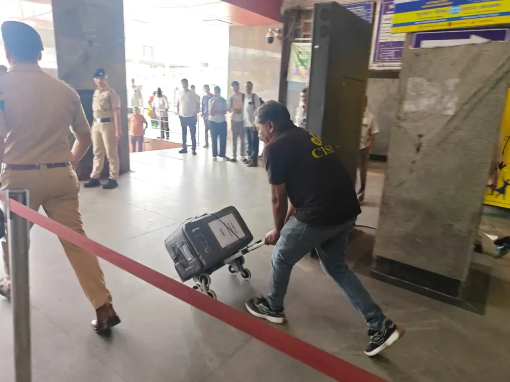 भारत में पहली बार हुआ ट्रेन से हार्ट का ट्रांसपोर्टेशन,बॉक्स में धड़कता दिल, वंदे भारत ट्रेन से ढाई घंटे में सूरत से पहुंचा अहमदाबाद…