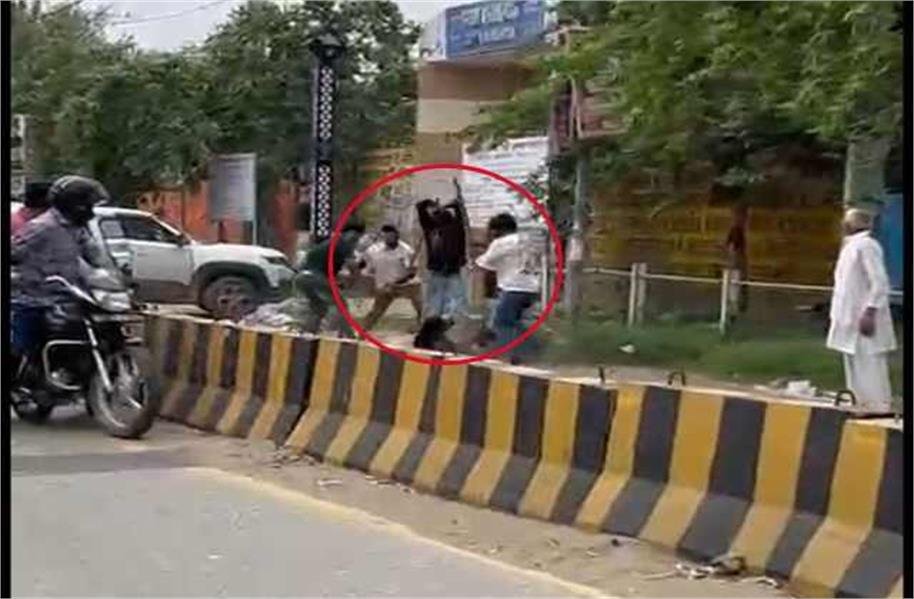 सोनीपत में कोर्ट से बाहर निकलते ही दो भाइयों पर जानलेवा हमला