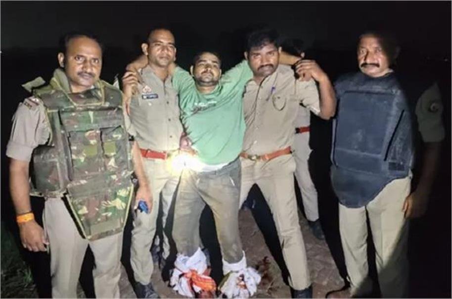 एनकाउंटर, सगे दादा और चचेरे भाई की हत्या करने वाला गिरफ्तार, 50 हजार का था इनामी