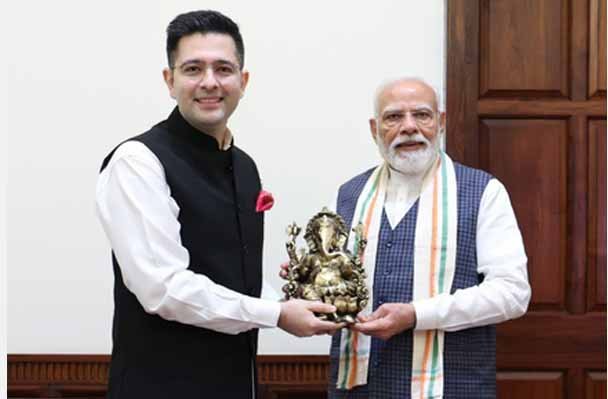 नई दिल्ली :राघव चड्ढा ने पीएम मोदी को भेंट की भगवान गणेश की मूर्ति…