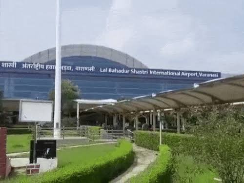 BREAKING:वाराणसी एयरपोर्ट पर यात्री की बंदूक से चली गोली, दो लोग घायल…