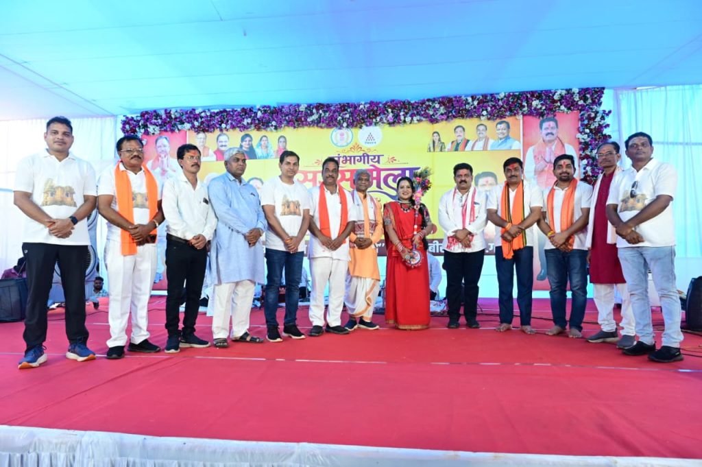 पांच दिवसीय संभागीय सरस मेला का उपमुख्यमंत्री श्री विजय शर्मा ने किया उद्घाटन