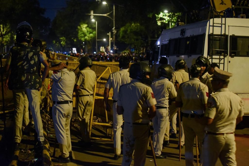 फोन पर कहा बाबू और पुलिस को मिल गया सुराग, प्रिंसिपल की हत्या मामले में 16 साल के दो छात्रों को पकड़ा