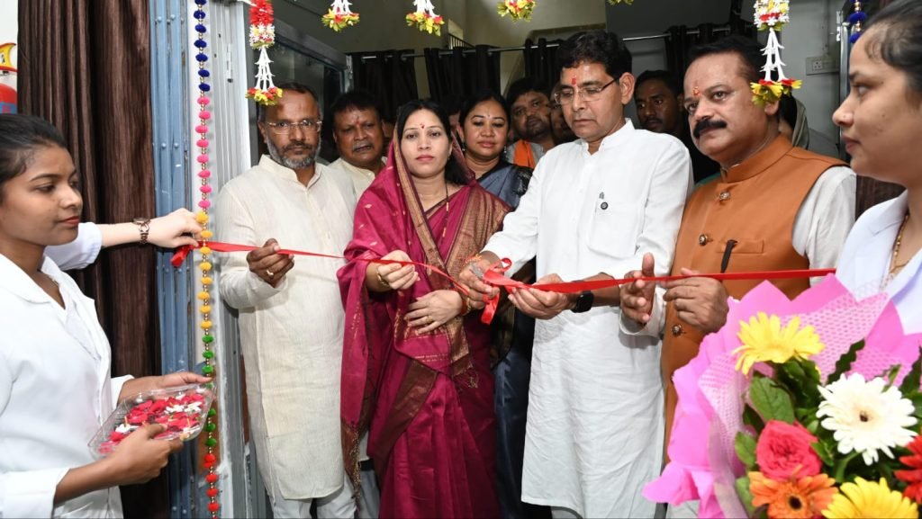 सारंगढ़-बिलाईगढ़ में अधोसंरचना को मिली नई रफ्तार,मंत्री टंकराम वर्मा ने 1.24 करोड़ रुपए से अधिक के विकास कार्यों का किया लोकार्पण