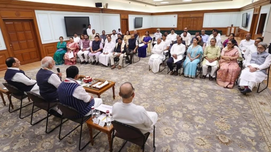TMC और उद्धव सेना के बागी सांसदों से बोले ‘चिंता की बात नहीं, मैं आपके साथ हूं’ : पीएम मोदी
