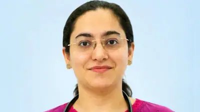 डॉक्टर की फीस से बचने के लिए पति-पत्नी ने भिड़ाया जुगाड़, हंस-हंसकर लोटपोट हुए लोग