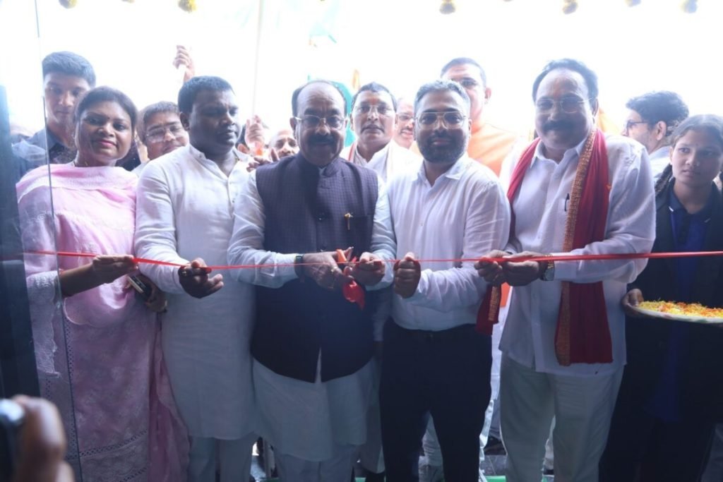 उप मुख्यमंत्री श्री अरुण साव ने बहुउद्देशीय मिनी स्टेडियम और इनडोर हॉल का किया लोकार्पण
