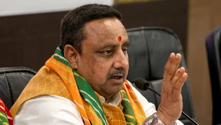 “नक्सली मानसिकता से देते हैं ऐसे बयान”, संजय राउत के विवादित बयान पर भड़की BJP