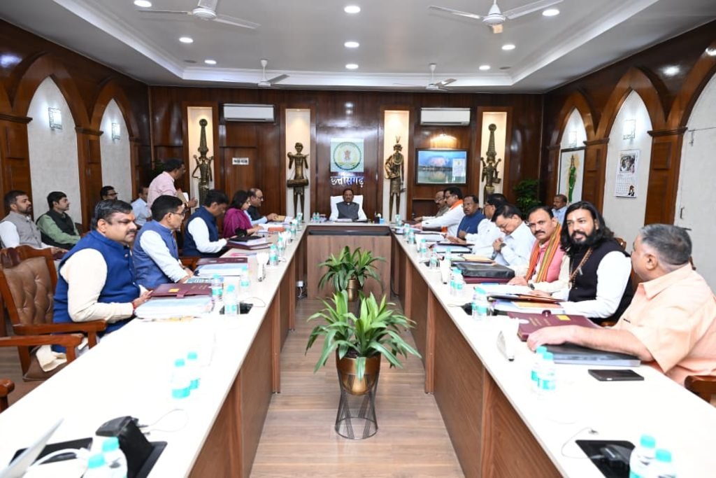 साय कैबिनेट की बैठक में लिए गए अहम फैसले: 15 नवंबर से शुरू होगी धान खरीदी, सरकारी कर्मचारियों को मिलेगा कैशलेस इलाज…