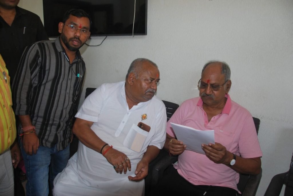 सर्व यादव समाज ने सांसद बृजमोहन अग्रवाल को सौंपा ज्ञापन: रावत जाति को केंद्रीय OBC सूची में शामिल करने और ‘ठेठवार’ वर्तनी सुधार की उठी मांग