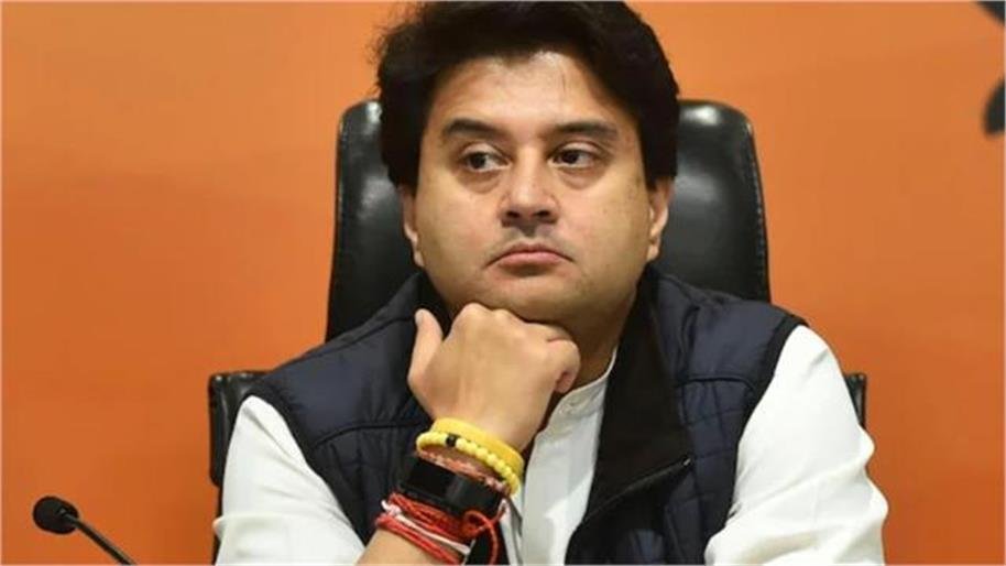 BJP में अब कोई नहीं सुन रहा सिंधिया समर्थकों का दर्द, ग्वालियर-चंबल में दिग्गजों की साख खतरे में!