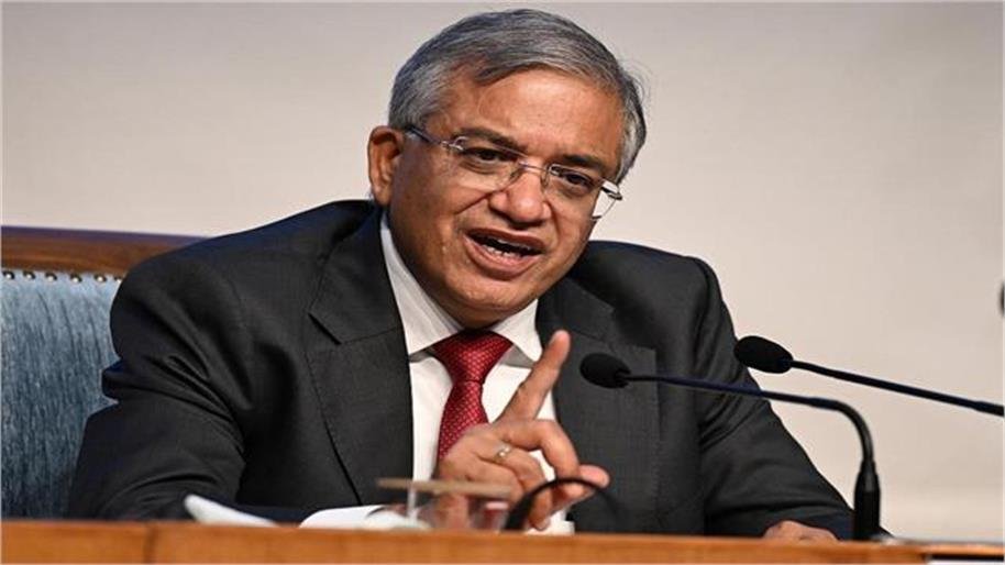 सड़क से संसद तक विपक्ष के निशाने पर ज्ञानेश